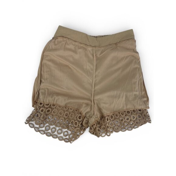 🥥 NWT Crochet Lace 2 Piece Set Collared Blouse & Shorts Khaki M 🥥 - Picture 9 of 10